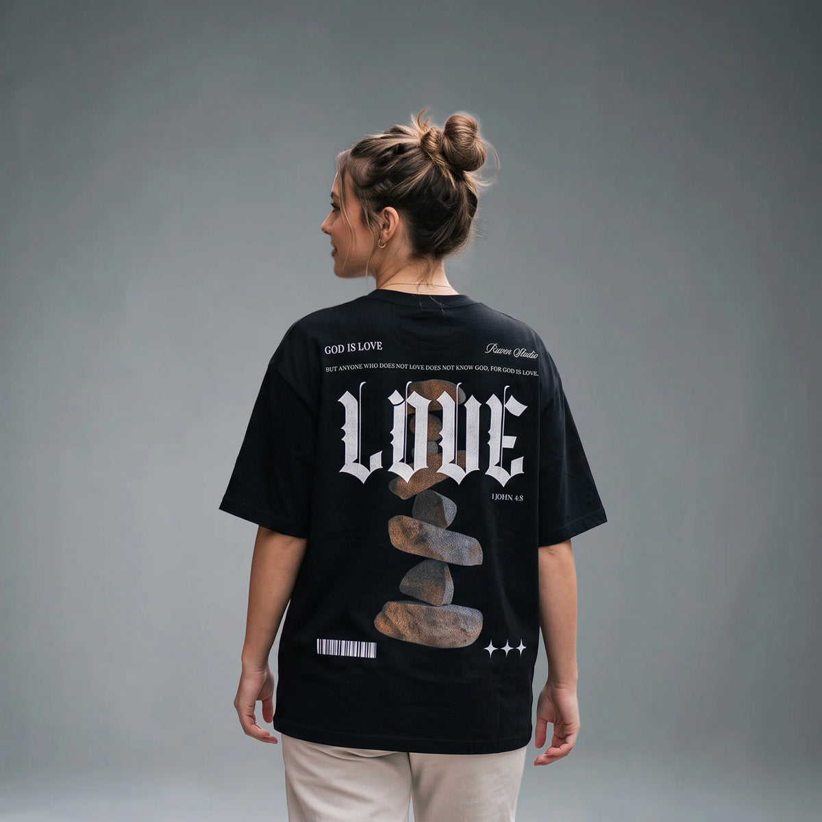 God is Love - Oversized Tshirt
