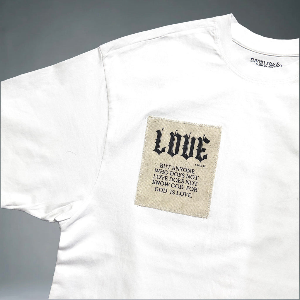 God is Love - Oversized Tshirt
