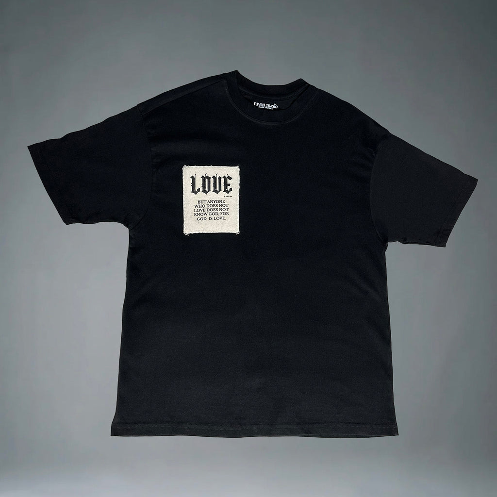 God is Love - Oversized Tshirt